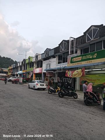 Teluk Kumbar Shoplot for rent 1
