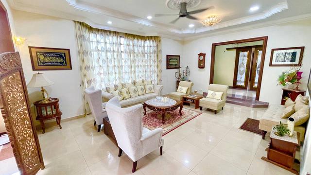 CORNER LOT 1.5 Storey Bungalow Jalan Pekaka Seksyen 8 Kota Damansara 1