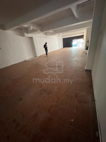 Bukit Tinggi, Klang-Ground floor shoplot for rent 1