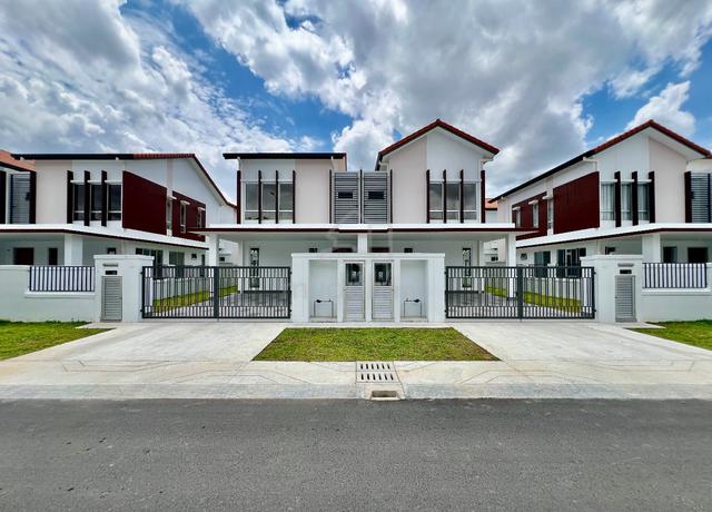 ( FLEXIBLE DEPOSIT !! ) Setia Alam Sari Casablanca Semi D 1