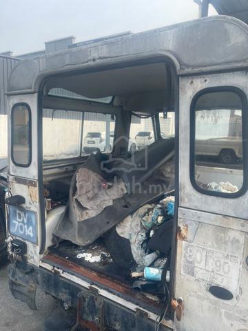 D90 Land Rover DEFENDER 2.5 (M) 1991 - 3