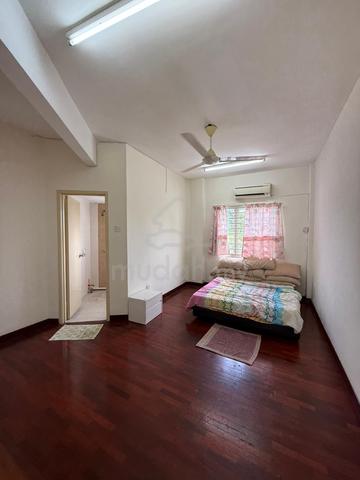 Sommerset Close Townhouse 4R3B F/F Cheras KL 3