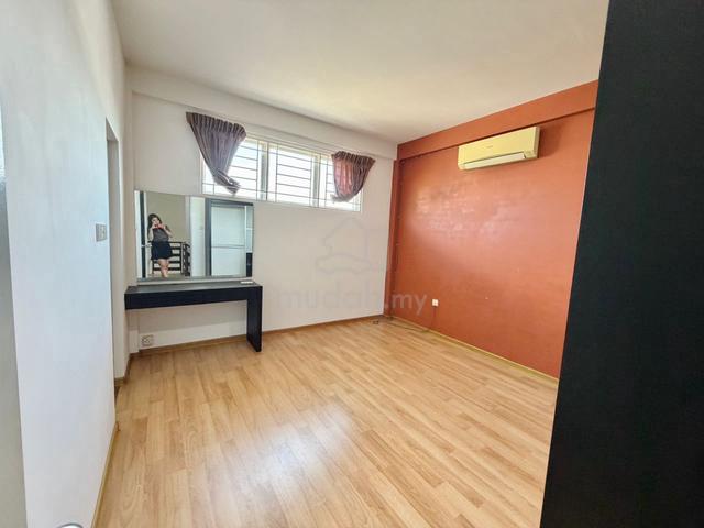 1.5 storey Semi D for sale at Lorong Suria , Muara Tuang/ Jalan Dato 1