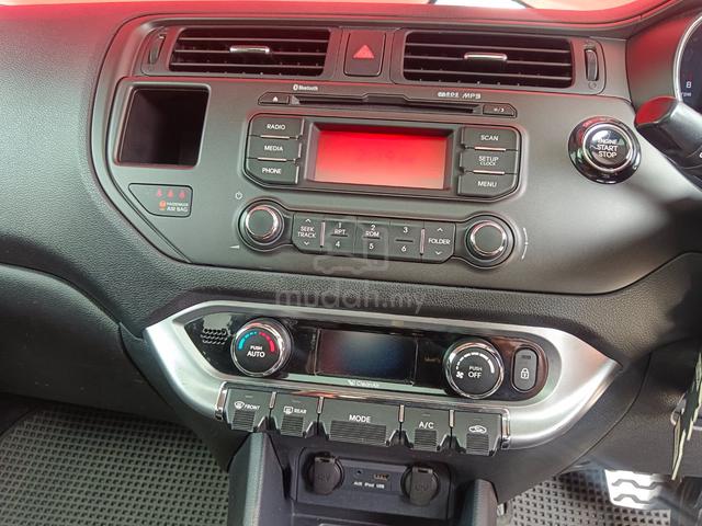 2013 Kia Rio UB 1.4 Hatchback Sunroof - 3