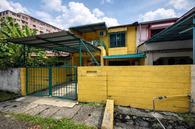 Non bumi unit Double Storey Taman Desaria PJS 5 Petaling Jaya 1