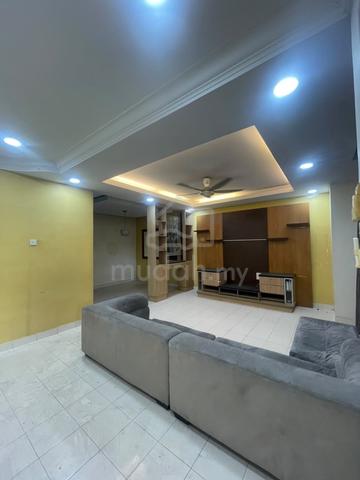 Double Storey Bandar Parkland 4r4b negotiable partially furnished 1