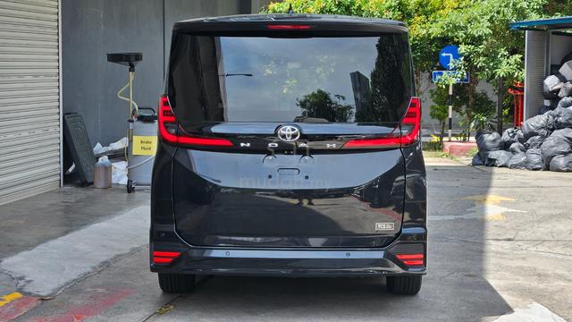 2023 Toyota NOAH 2.0 SZ / 8K KM MILEAGE / GRADE 4A - 4