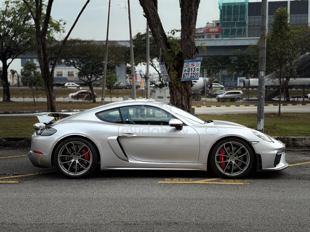 N/A REAL FEELING 2022 Porsche CAYMAN 718 GT4 4.0 - 1