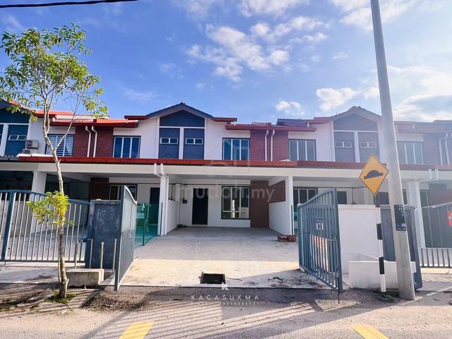 Teres 2 Tingkat Taman Deraka Tanjung Lumpur ( Belakang Klinik Salam ) 1