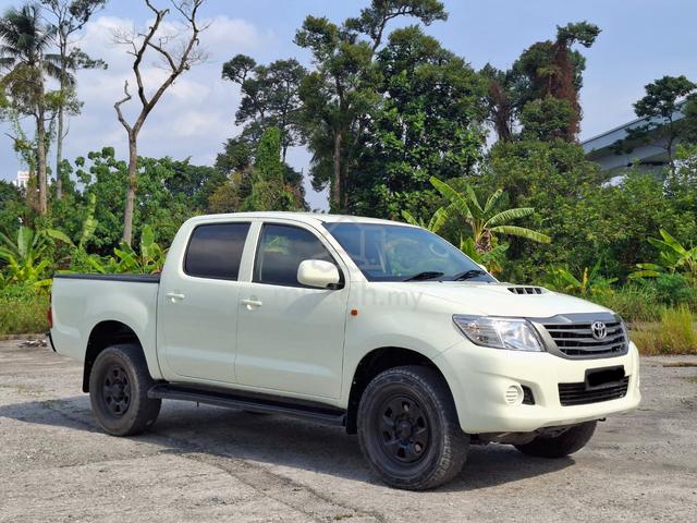 TOYOTA HILUX  2013 2.5 G  VNT (M) loan kedai  - 3