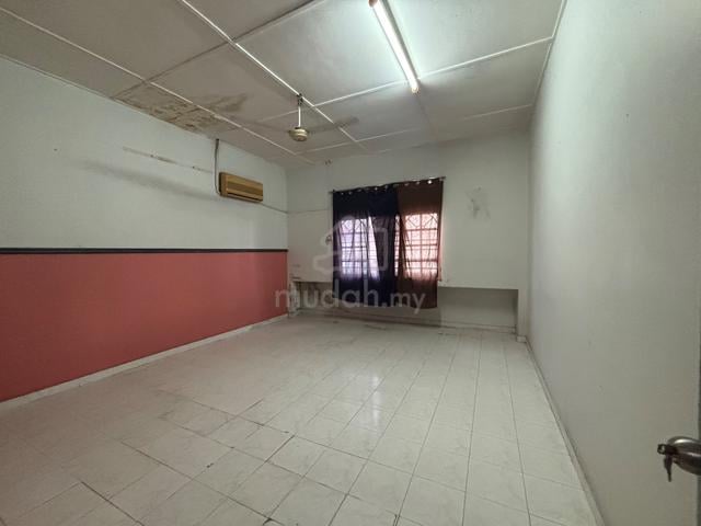 Office Space/ Shop house for Rent at Jalan Changkat Jong Teluk Intan 4