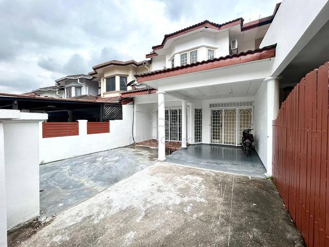 2 Storey Terrace Jalan Paladium, Seksyen 7, Shah Alam 1