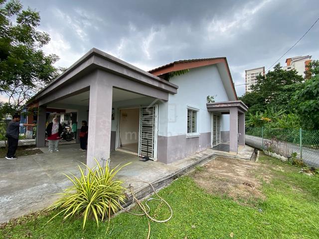 Below Market Corner Lot Single storey Taman Sri Melor Bangi i Near 1