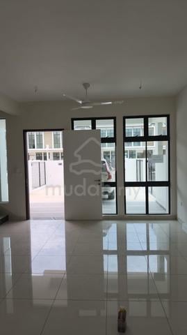 Bandar uda Utama 2 storey brand new house for rent 1