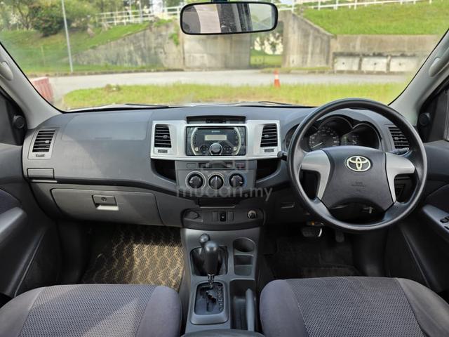 2014 Toyota HILUX 2.5 G VNT (A) ONE CAREFUL OWNER - 3
