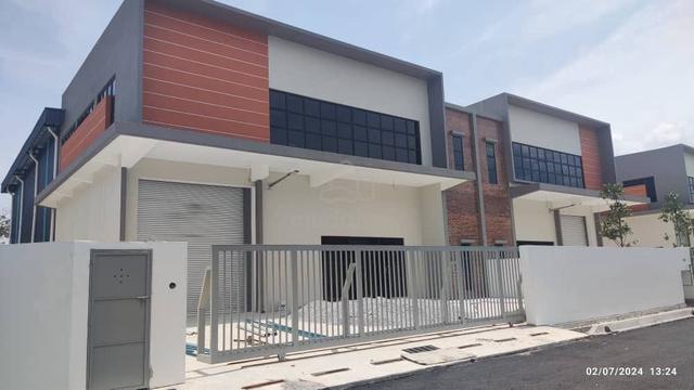Nilai Taman Semarak Brand New Semi-D Factory for RENT 1