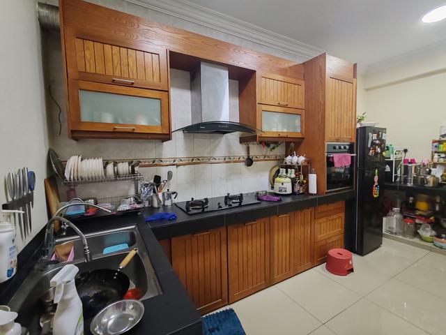 2sty Nlot nicely renovated tip top conditon move in Freehold 3