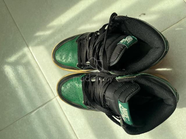 Nike Air Jordan 1 Retro High OG "Pine Green" - photo 4 of 6