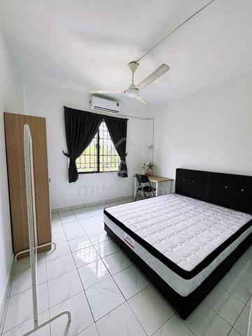 Master Room, SD Apartment, Bandar Sri Damansara [FEMALE, Bus to MRT] 1