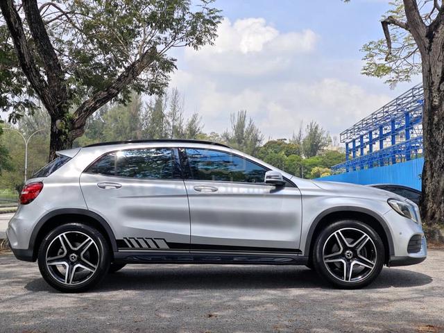 Mercedes Benz GLA250 4MATIC AMG LINE (CBU) - 3