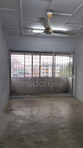 Jalan Haji Manan Flat 1
