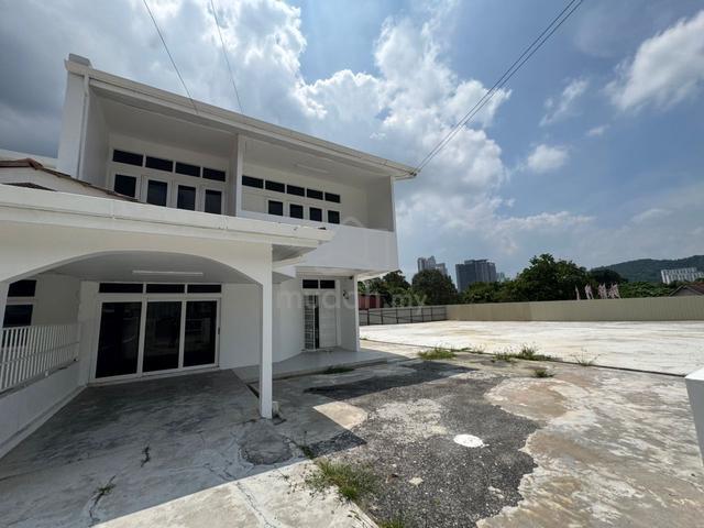 Corner Unit Ayer Itam 2 Storey With Big Land For Rent New Renovation 1