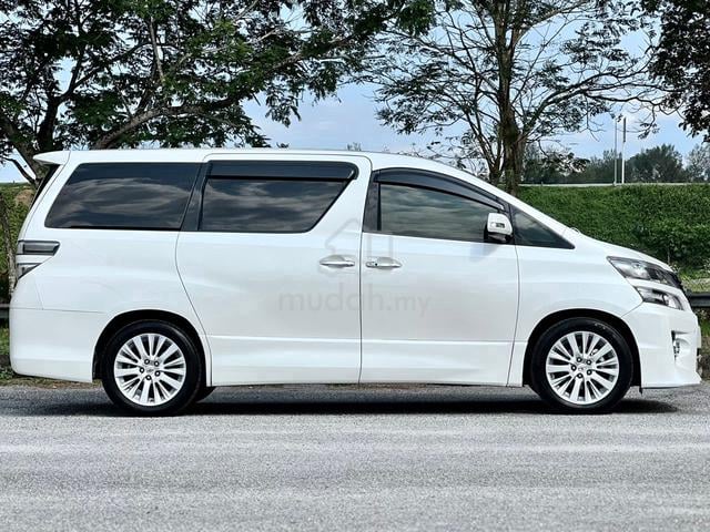 2013 Toyota VELLFIRE 2.4 AT 8-SEAT,REG17,FACELIFT - 4