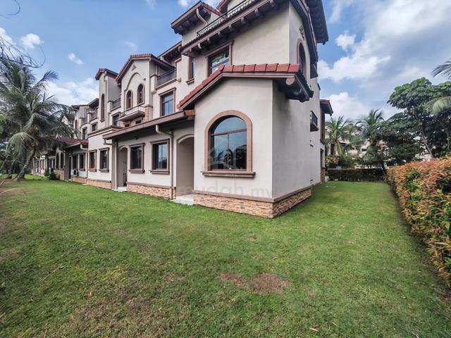 [F.Loan|End Lot|33x70 |Below Market|4R4B] 3 Sty Diamond City, Semenyih 1