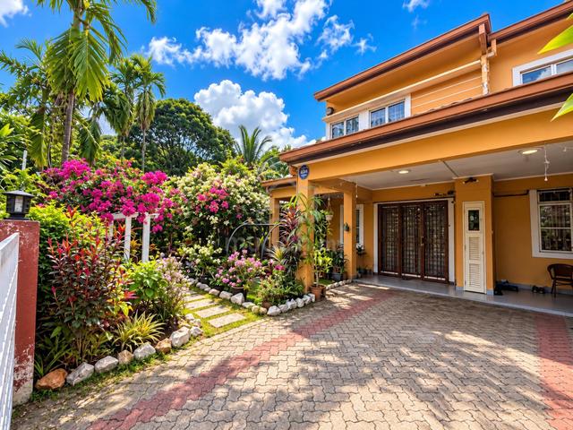 6Beds 4Baths 📍Corner LIKE Semi_D Facing Open Nr  Pinggiran Shah Alam 1
