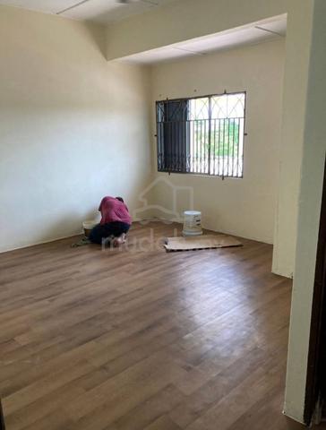 Sri Muda, Shah Alam. Near kota kemuning 2 Storey House for Rent 20x60 1