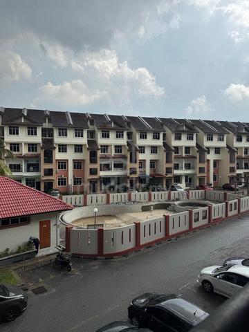Summer Park Townhouse @ Seri Alam 1