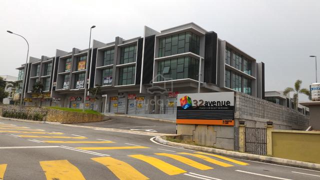 3 Storey Shop Lot 32 Avenue Bukit Serdang Pusat Perniagaan Jln BS 1
