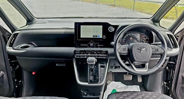 2023 Toyota VOXY 2.0 S-Z (A) Free 4 times service - 4