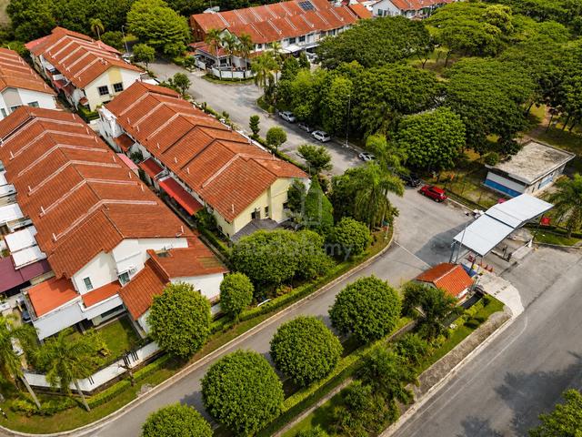 Bandar Bukit Raja, Corner Lot Double Storey Facing Playground 1