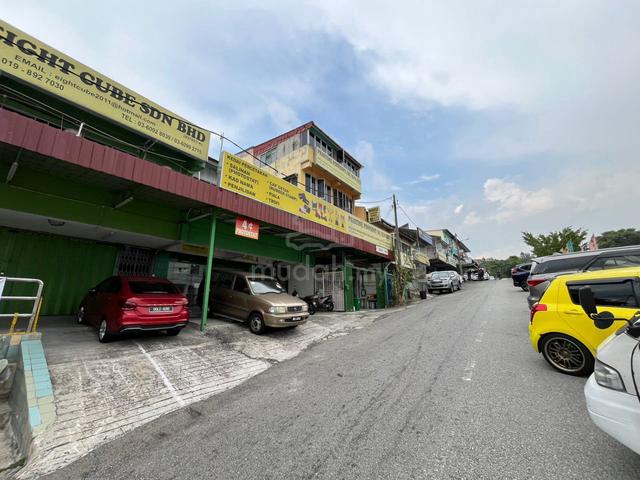[ Facing Main Road ] Ground floor , Taman Sri Hijau , Rawang Town 1