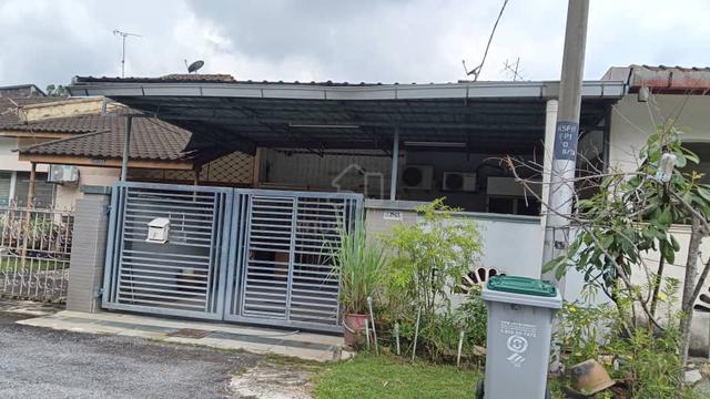 Room for Rent – Taman Bukit Labu, Seremban 1
