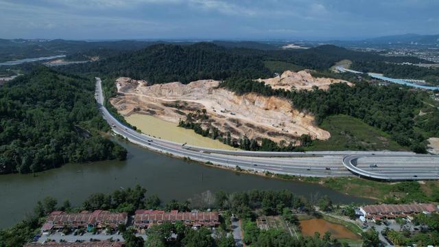 Large-Scale Residential Land Bukit Cherakah Puncak Alam 1