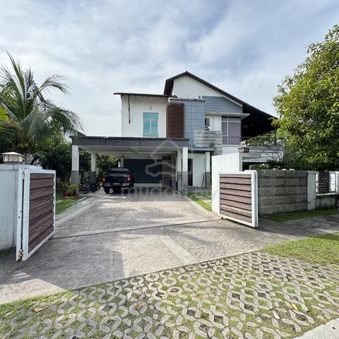 Bungalow double storey Laman Seri Seksyen 13 Shah Alam 1