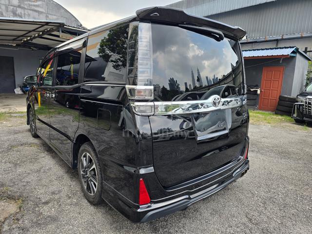 Toyota VOXY 2.0 ZS KIRAMEKI III (A) - 5