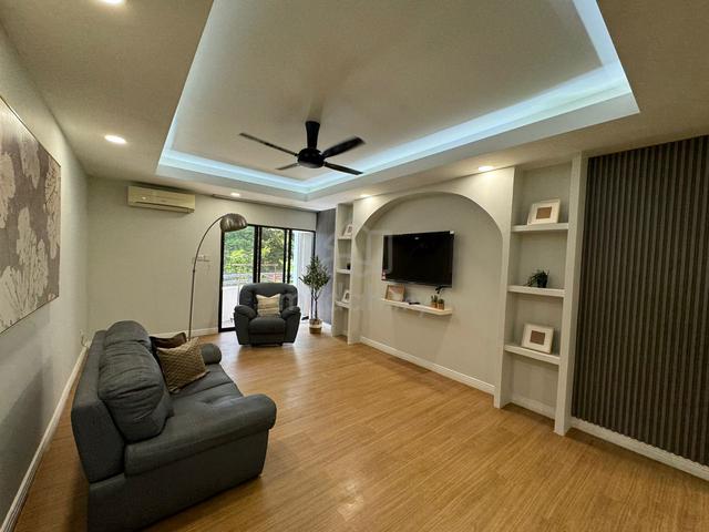 The Colonnades Condominium 1