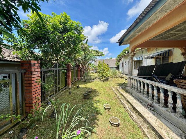 Banglo Setingkat Kempas Baru 5500 sqft Near Paradigm Mall 1