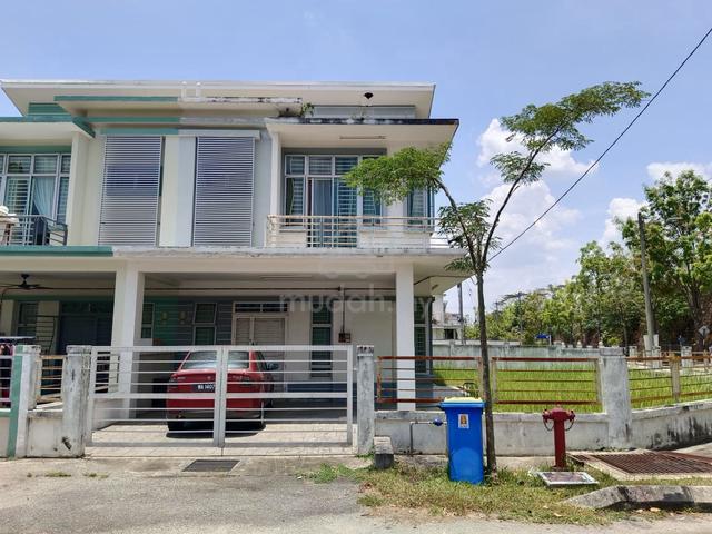 CORNER LOT Double Storey SEMI D SP 10 Bandar Saujana Putra 1