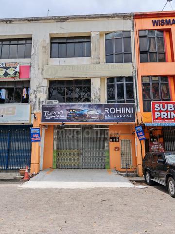 Below Market 3 storey shop For Sale Taman Mawar @ Pasir Gudang 1