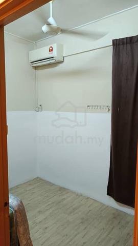 Room at flat bukit indah,iskandar puteri,jb 1