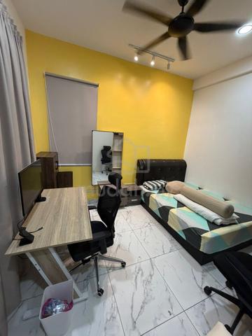 Furnished Room with Shared/Attached Bathroom for Rent at Bukit Banyan 1