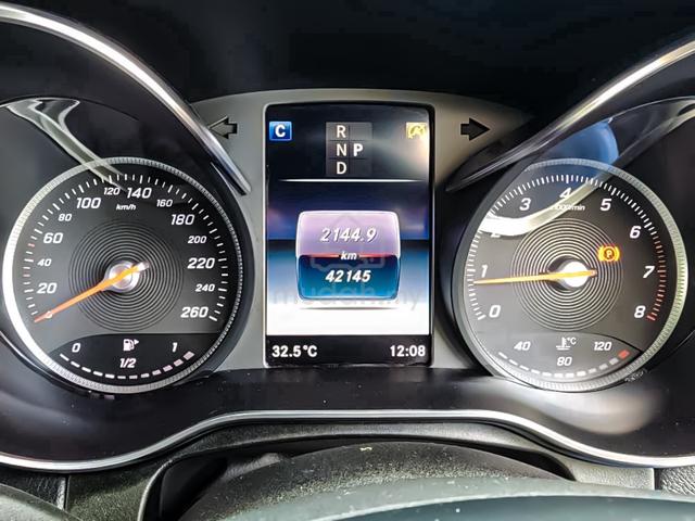 NOV 2018 MERCEDES GLC200 (A) Local CAR KING 41k KM - 2