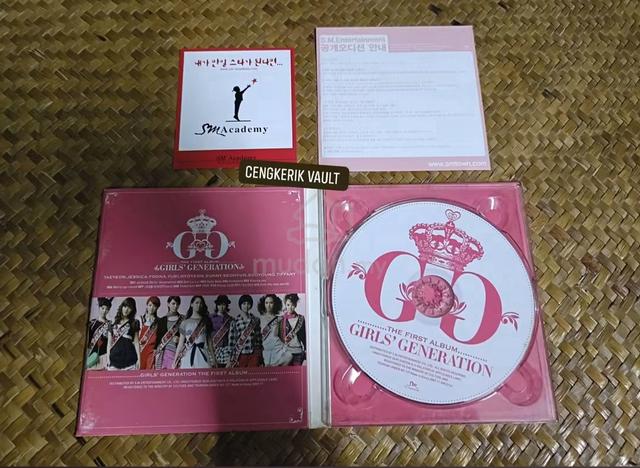 Girls' Generation (SNSD) - The 1st Album - photo 3 of 4