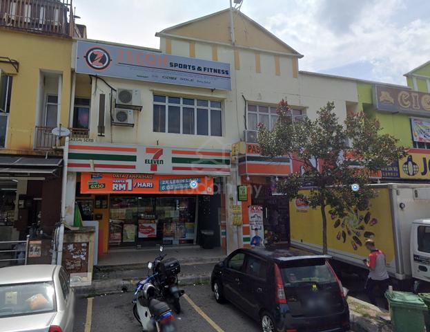 Serdang  2 sty face main road tenanted 5% roi 🔥🔥 1