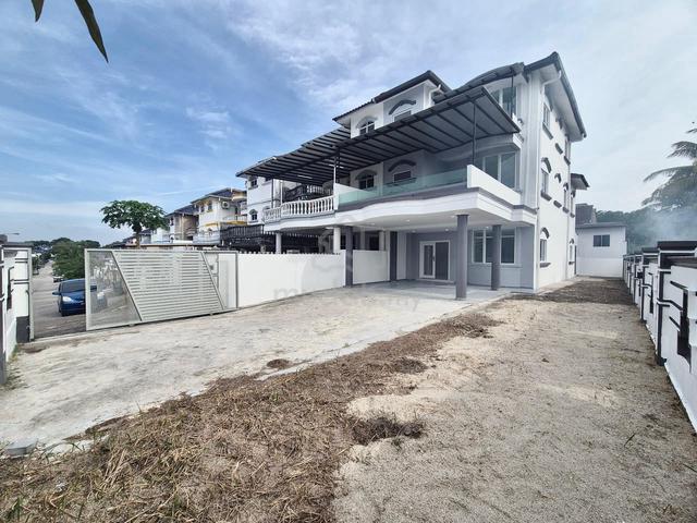 (FULL LOAN) Pulai Utama 2.5 Storey CORNER LOT 1