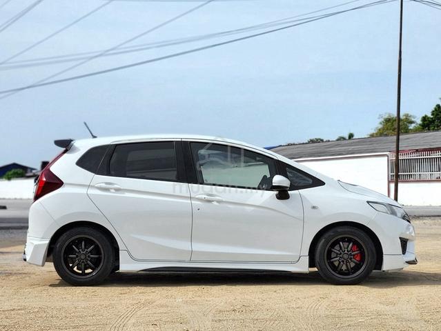 2015 Honda JAZZ 1.5 FACELIFT E (A) 5 THN WARRANTY - 5
